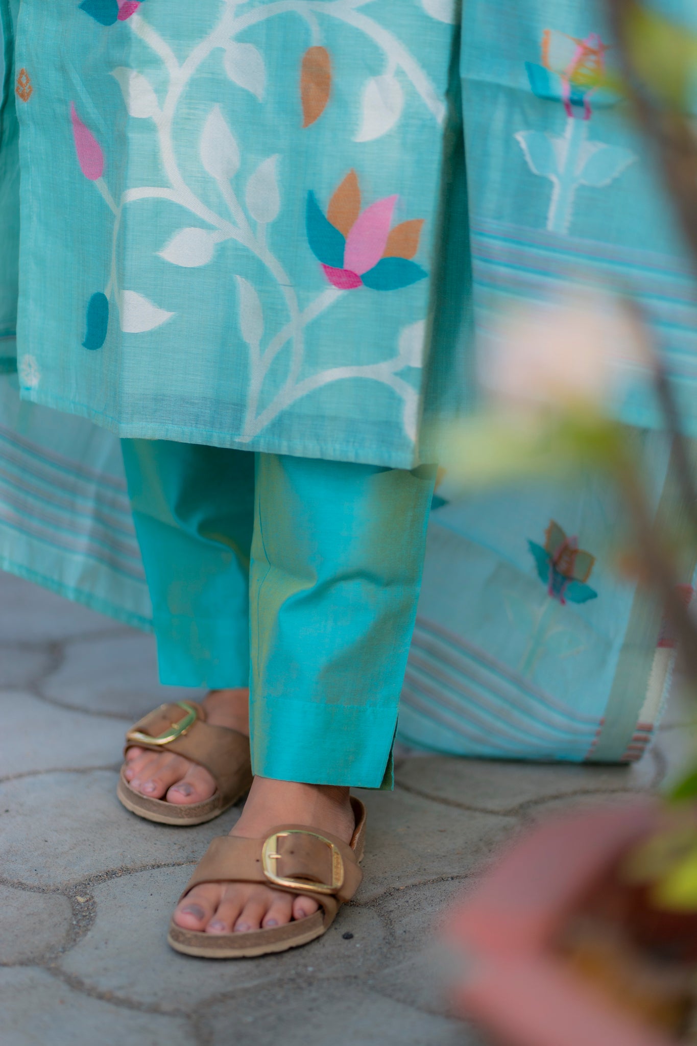 AA202 Blue Floral Linen Jamdhani 3 Pc Set