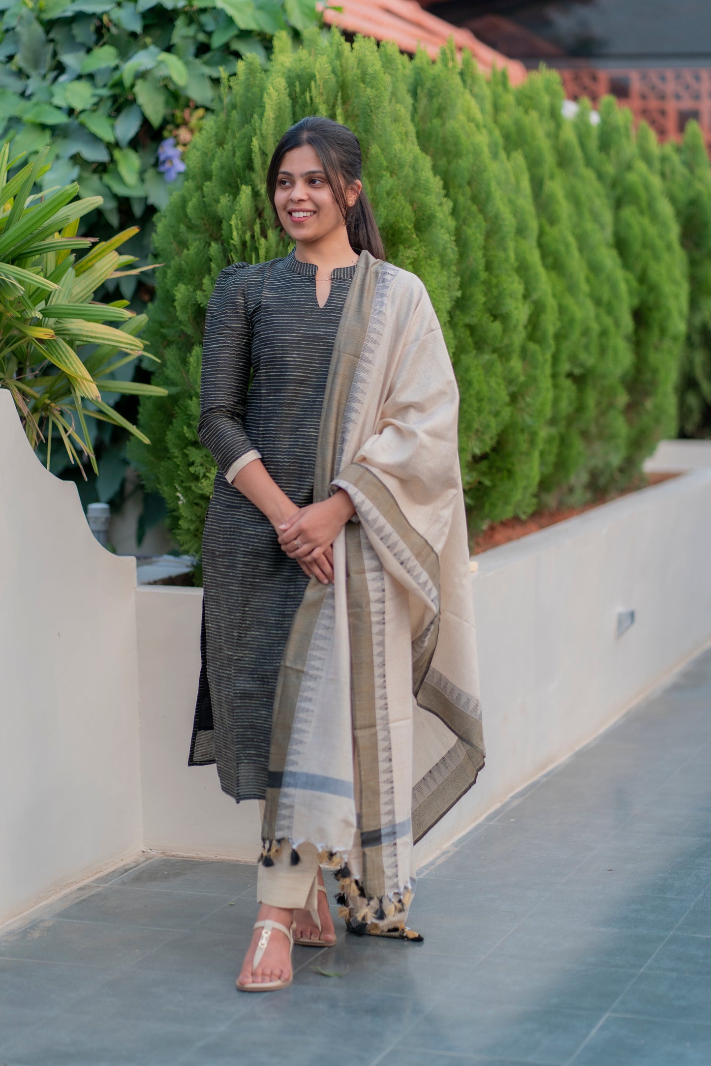 AA018 Black Khadi Silk 3 Pc Set