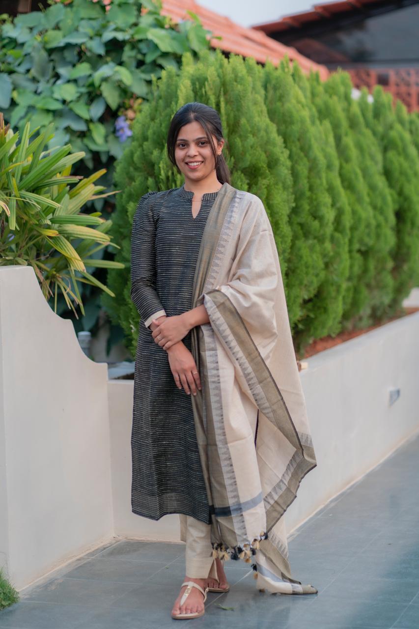 AA018 Black Khadi Silk 3 Pc Set