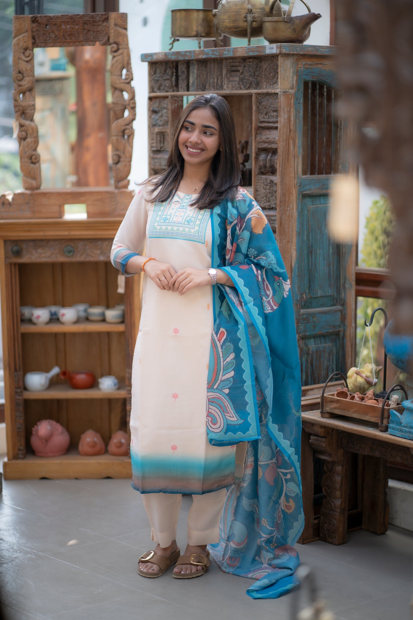 AA169 White with Peacock Blue Gucci Silk 3 Pc Set