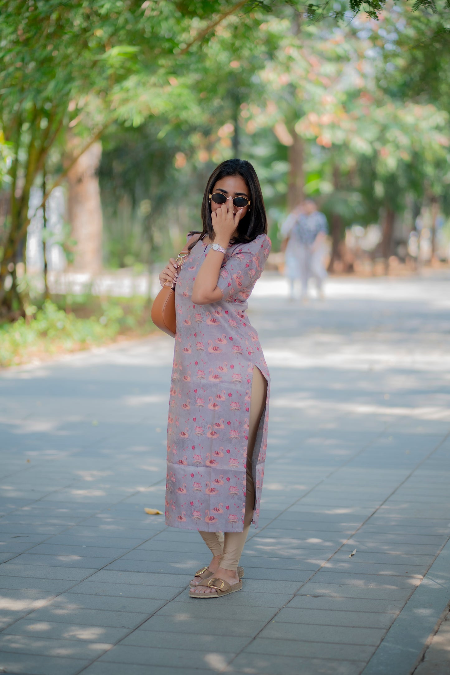 AA190 Grey Swan Shimmer Tissue Silk Kurtih