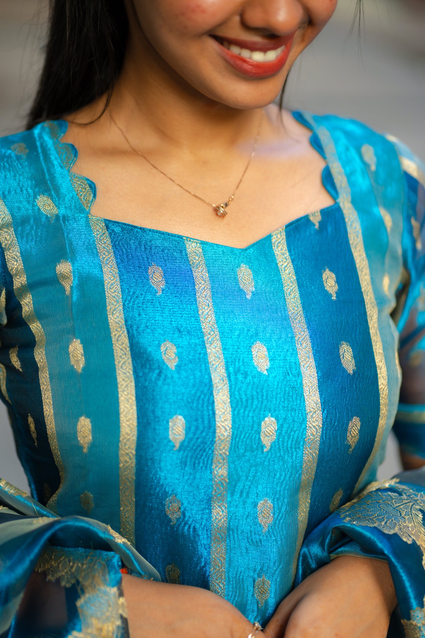 AA132 Peacock Blue Crush Silk (3 Pc Set)