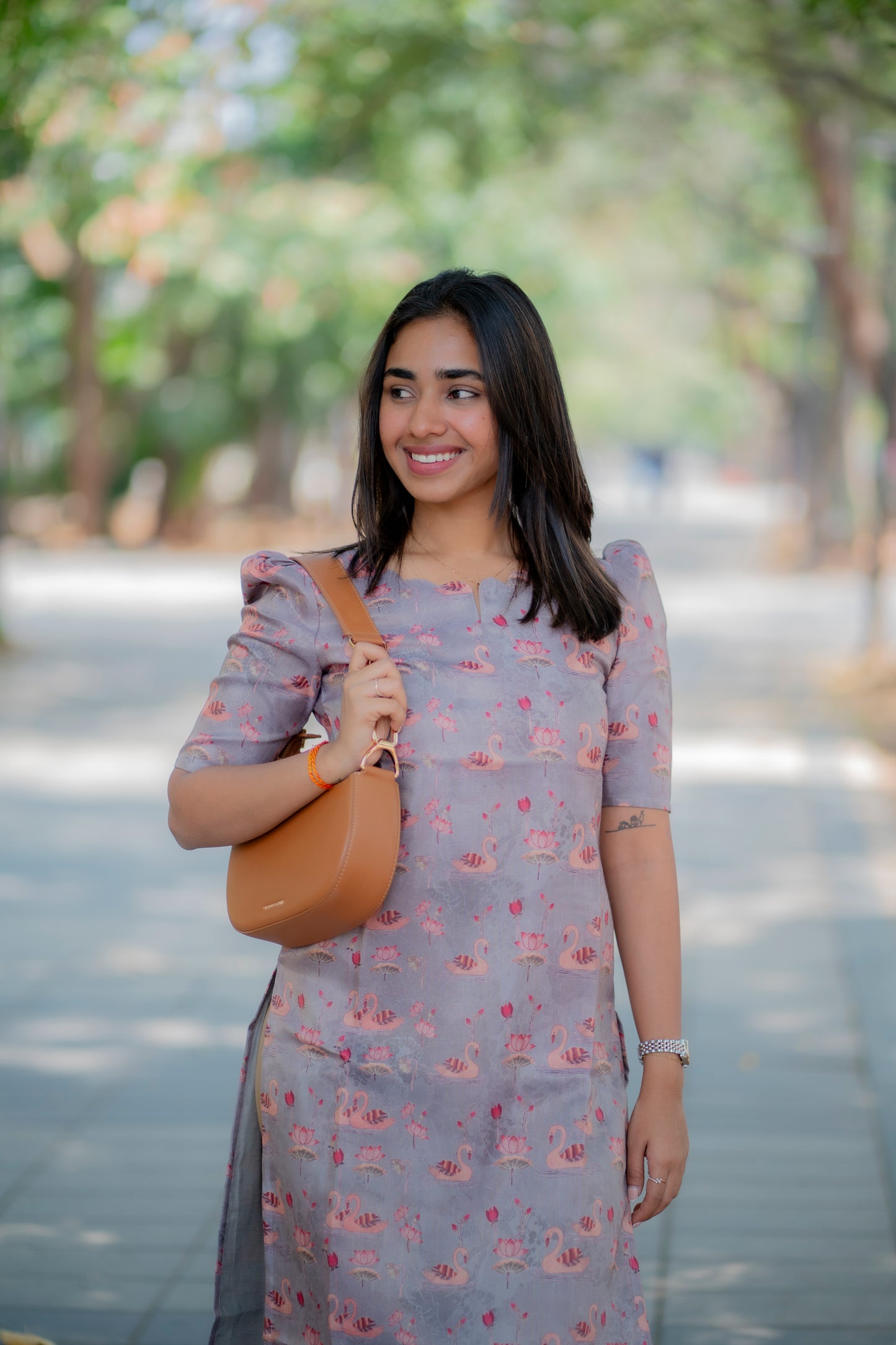 AA190 Grey Swan Shimmer Tissue Silk Kurtih