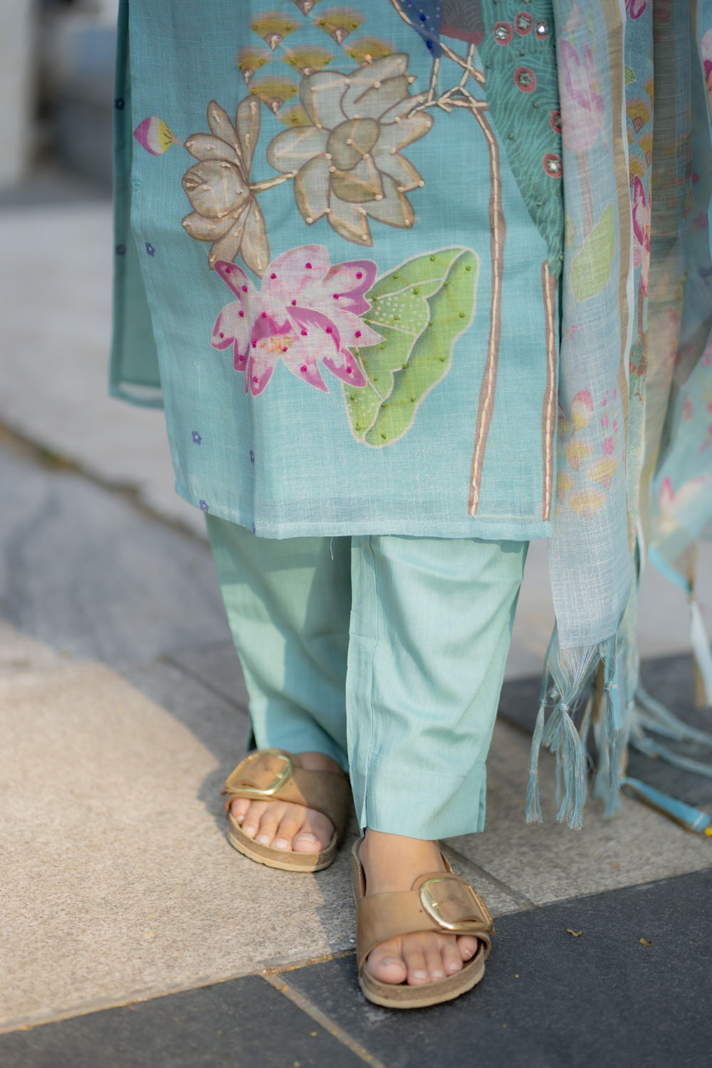 AA210 Blue Linen 3 Pc Salwar Set with Peacock & Floral Design
