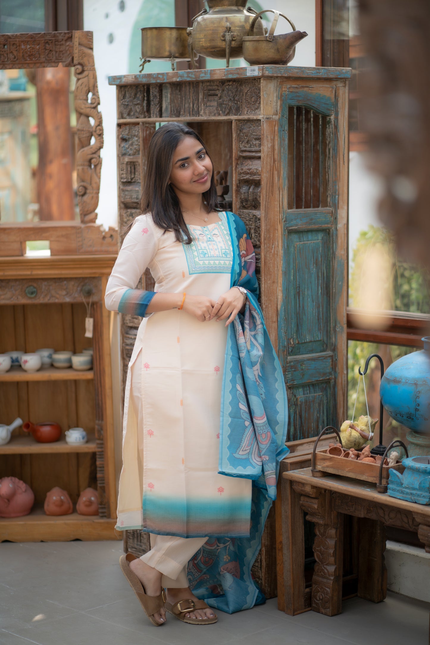 AA169 White with Peacock Blue Gucci Silk 3 Pc Set