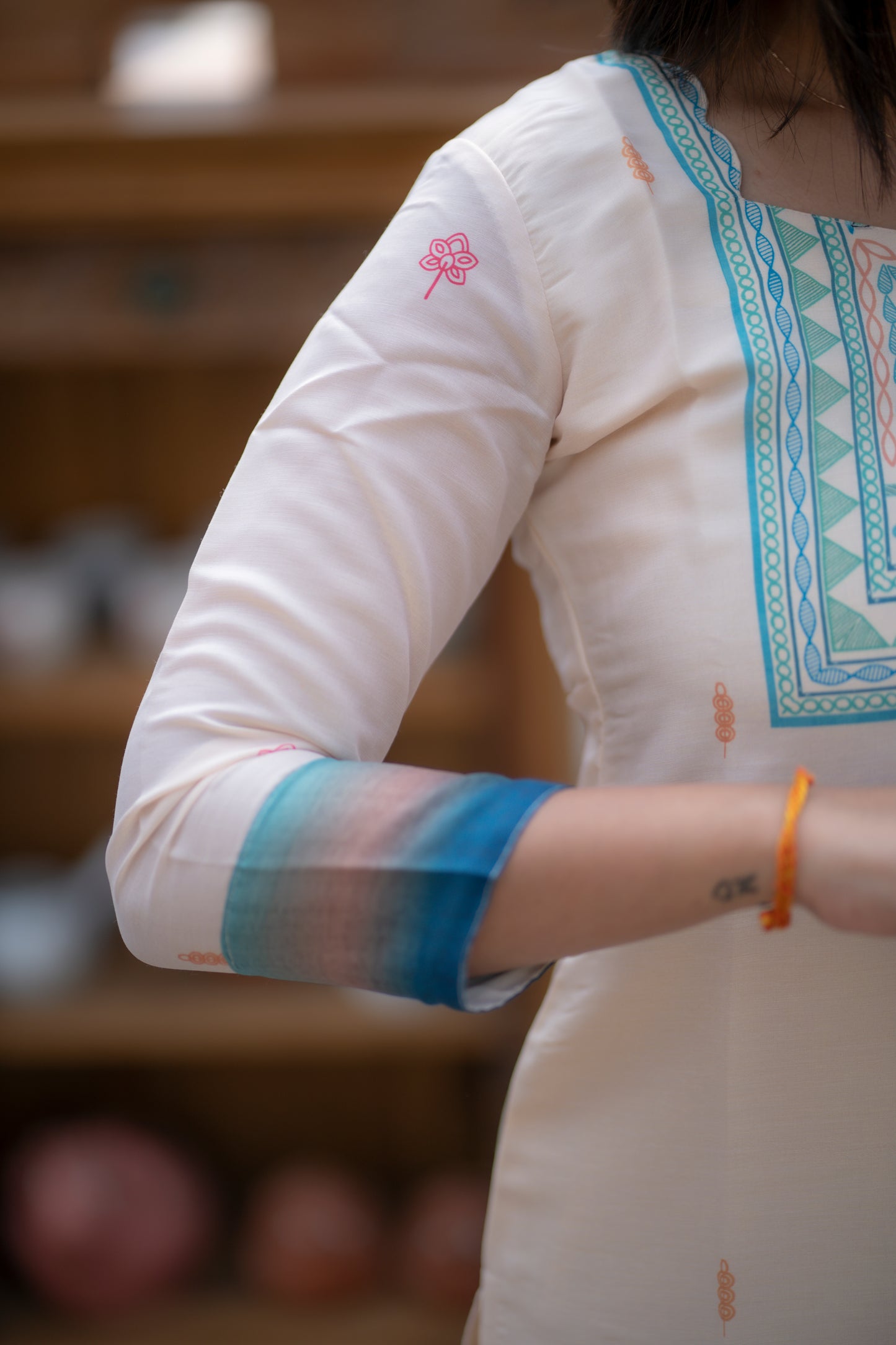 AA169 White with Peacock Blue Gucci Silk 3 Pc Set