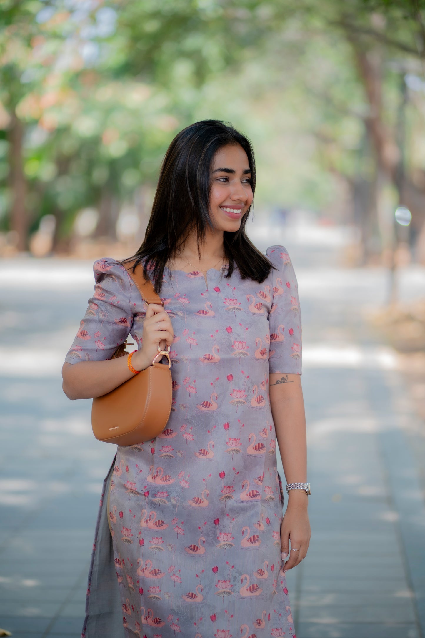 AA190 Grey Swan Shimmer Tissue Silk Kurtih