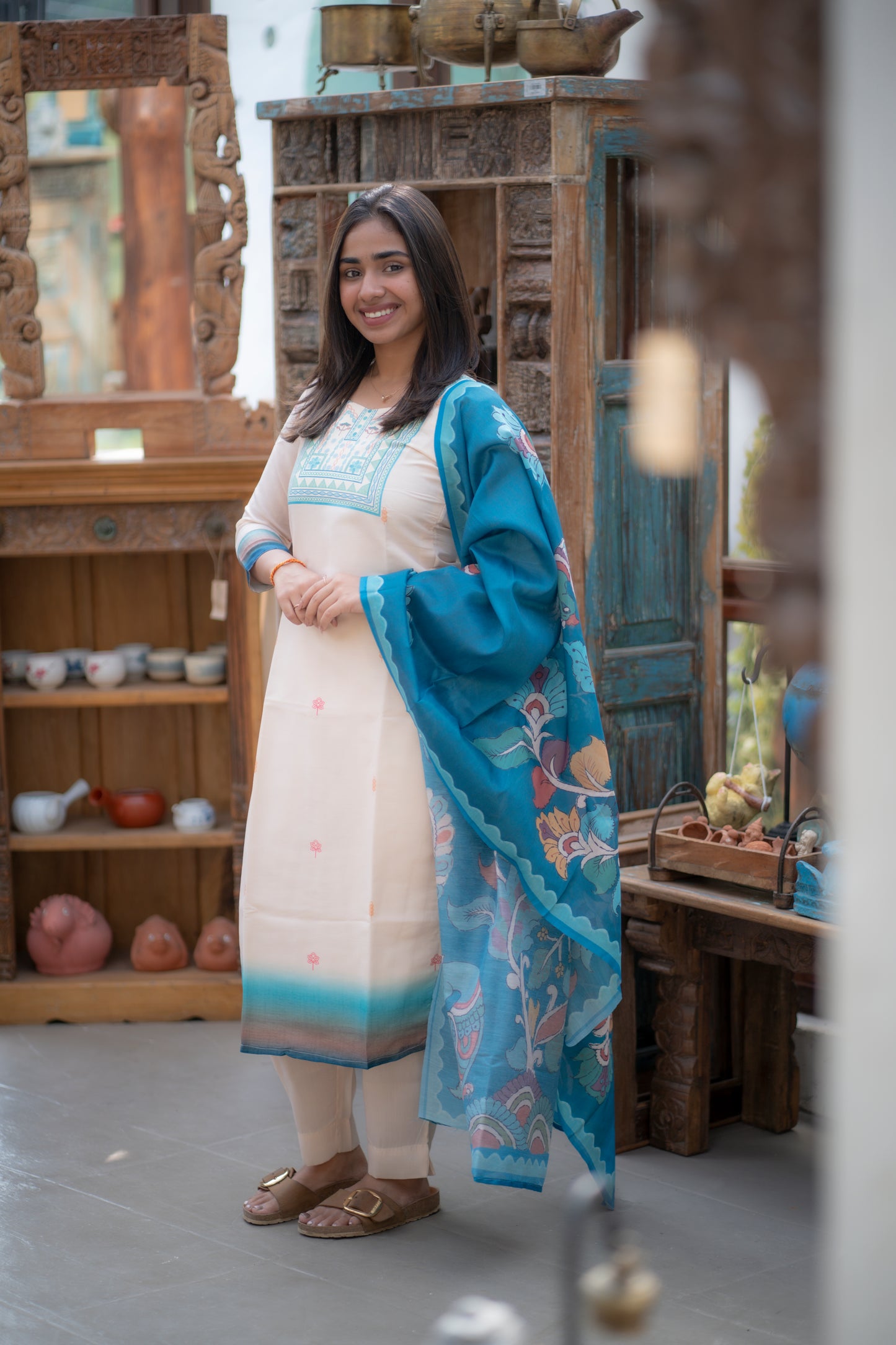 AA169 White with Peacock Blue Gucci Silk 3 Pc Set