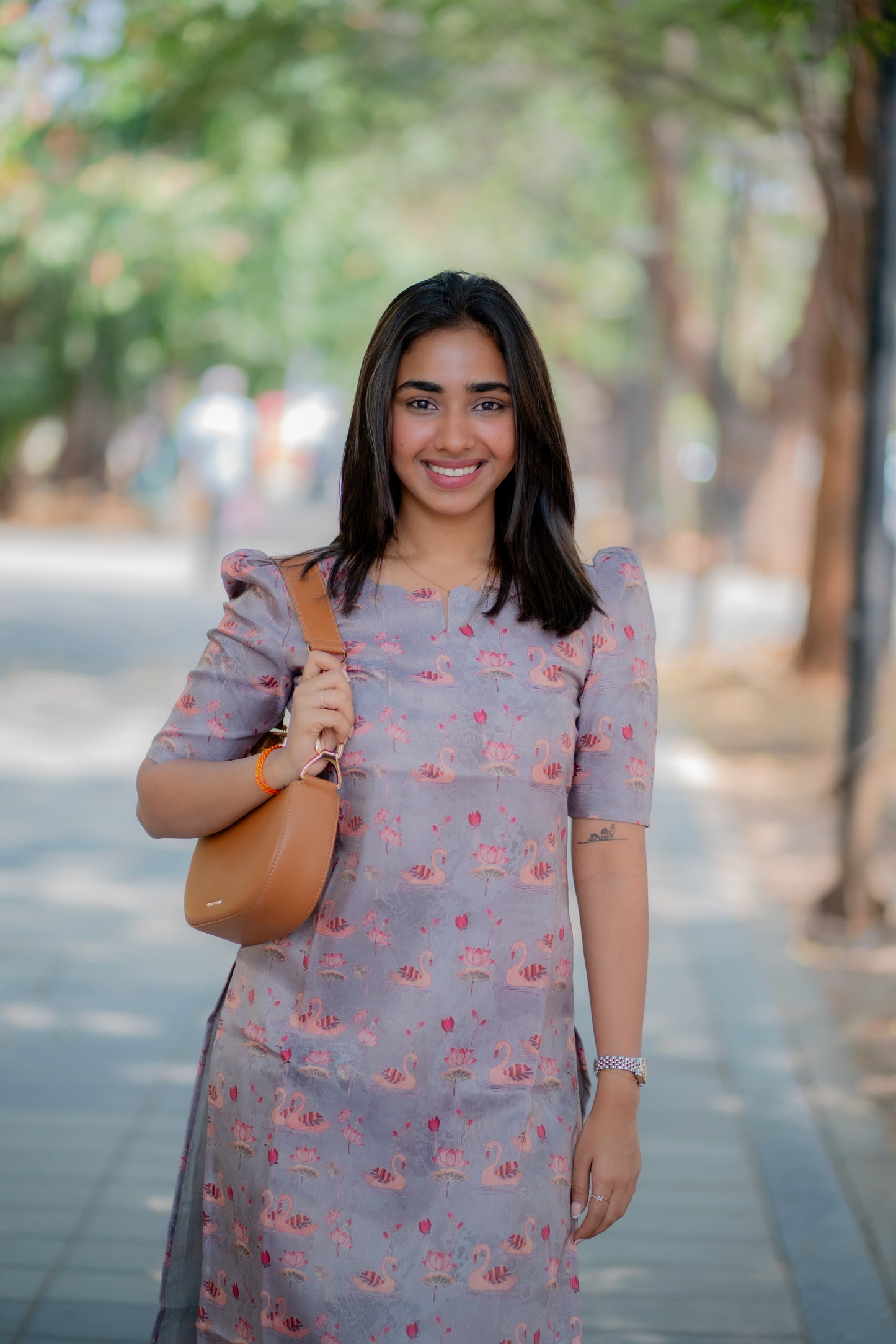 AA190 Grey Swan Shimmer Tissue Silk Kurtih