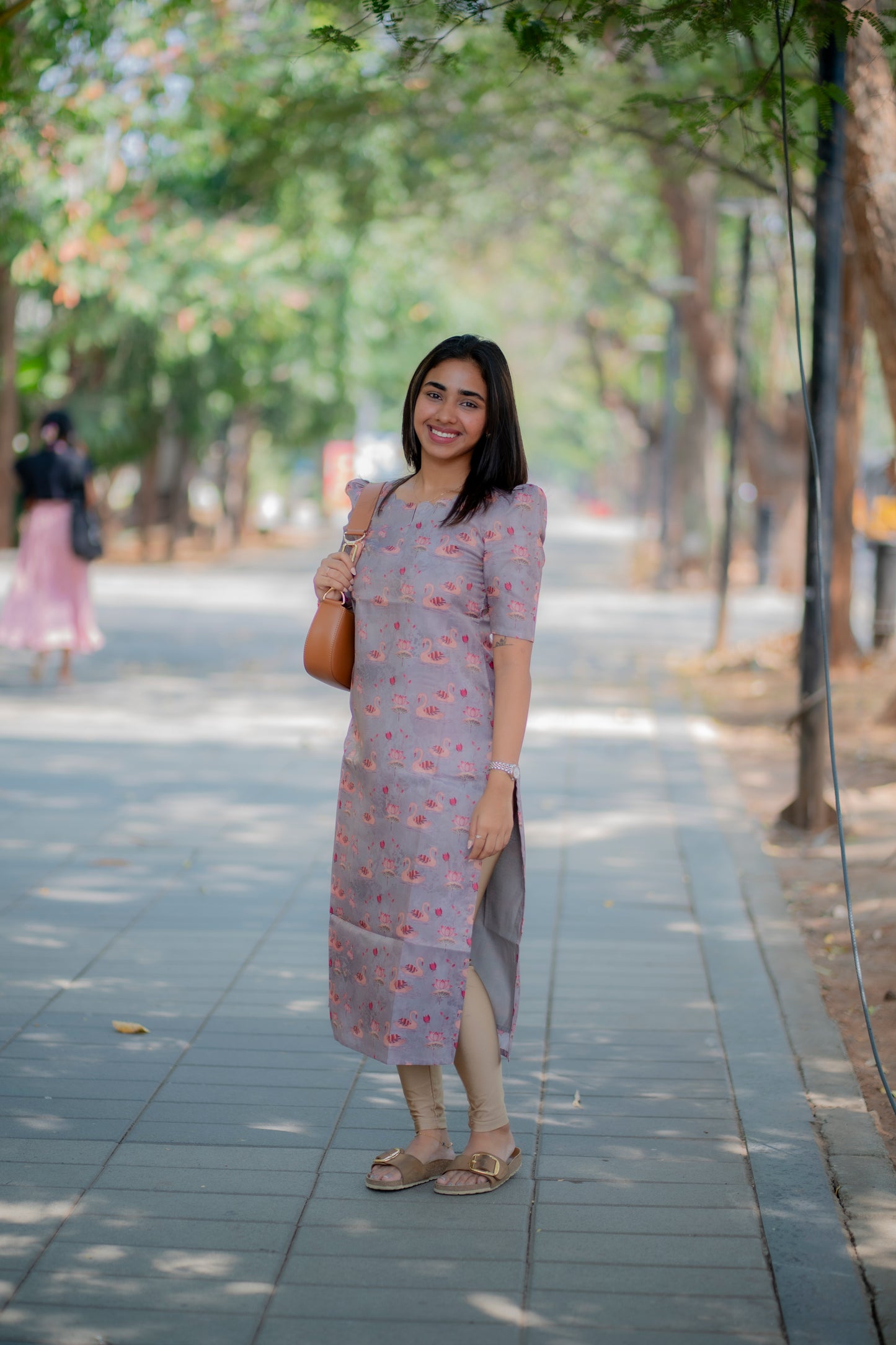 AA190 Grey Swan Shimmer Tissue Silk Kurtih