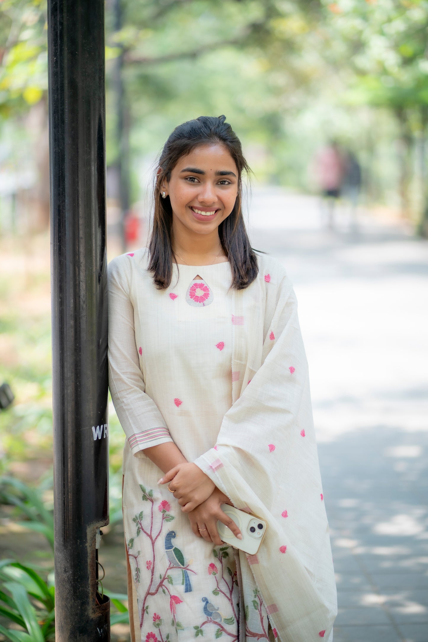 AA183 White Linen Jamdhani 3 Pc Set with beautiful Floral,Elephant,Peacock Prints