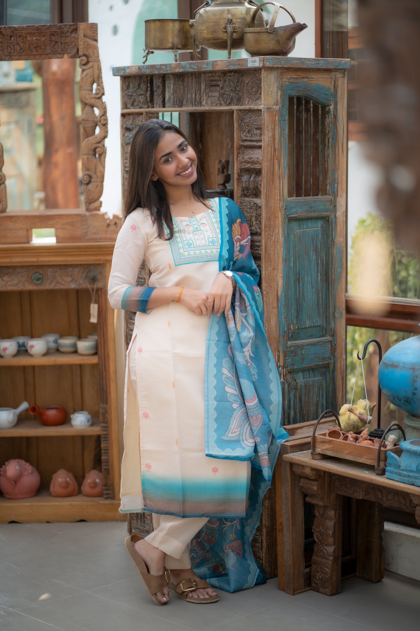 AA169 White with Peacock Blue Gucci Silk 3 Pc Set