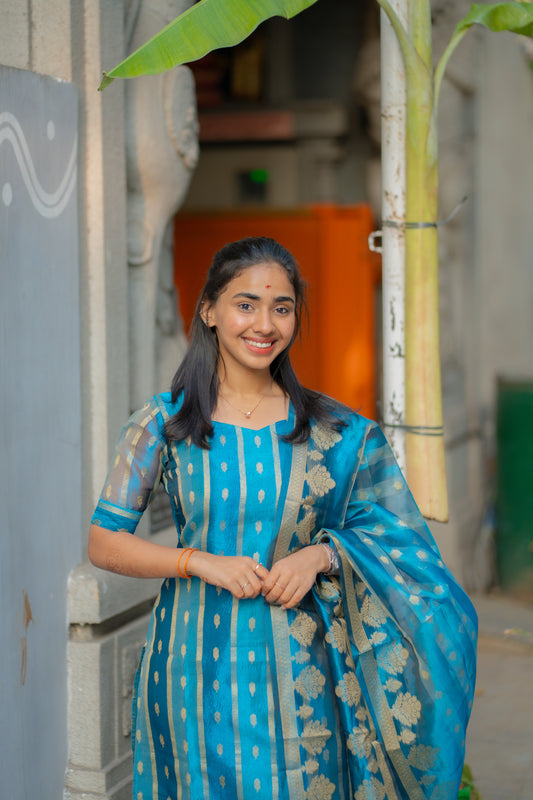 AA132 Peacock Blue Crush Silk (3 Pc Set)