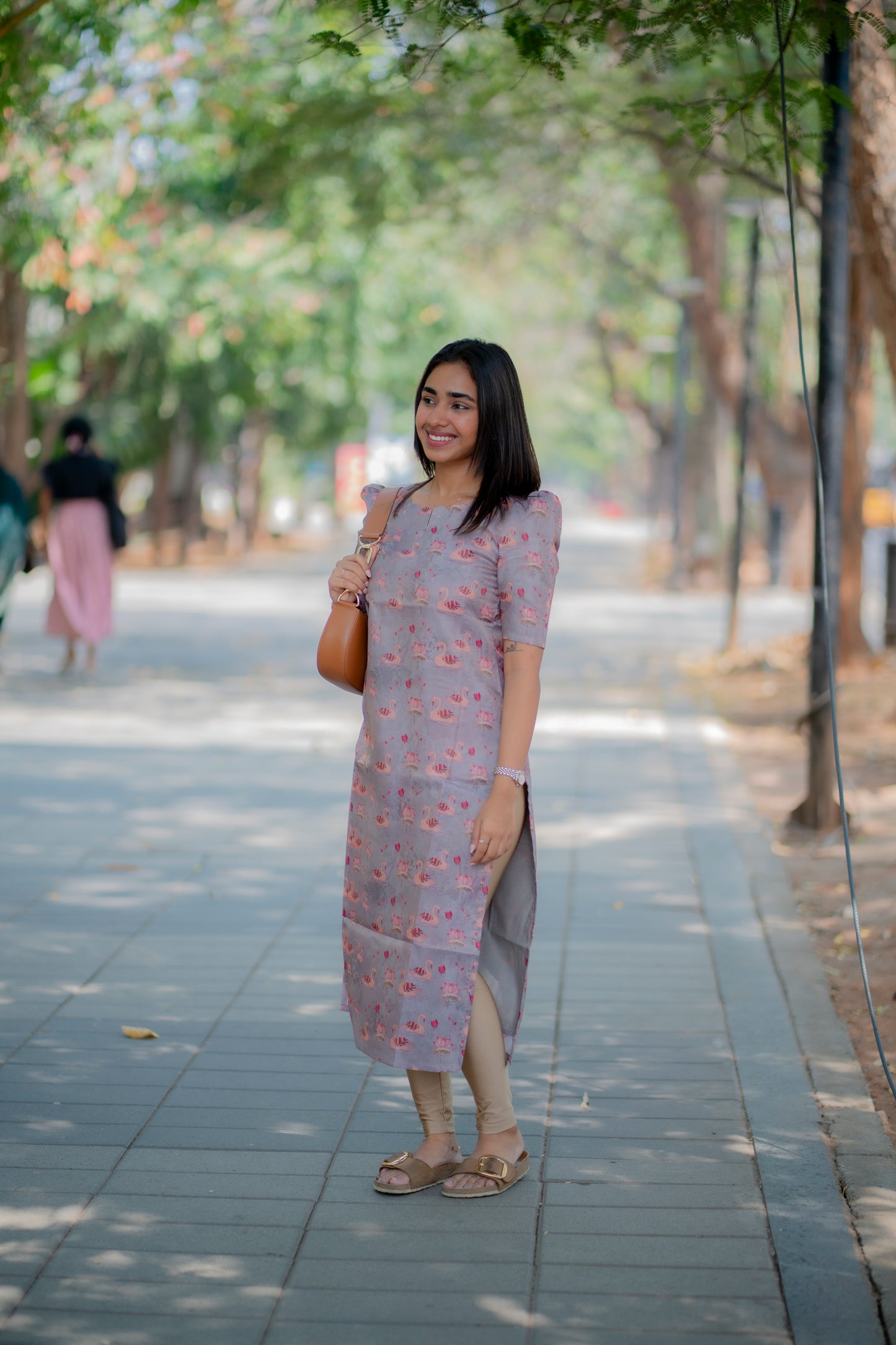 AA190 Grey Swan Shimmer Tissue Silk Kurtih