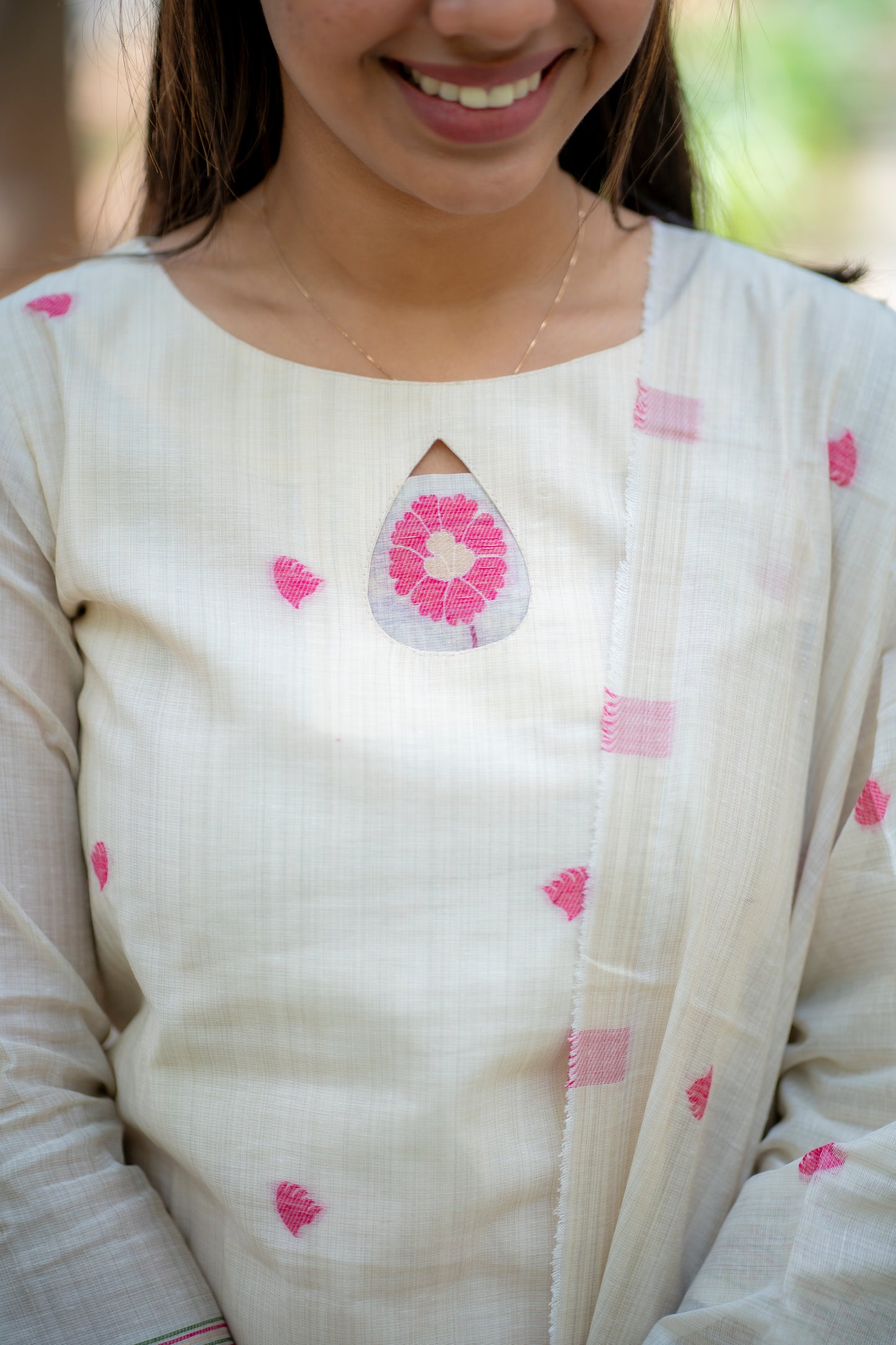 AA183 White Linen Jamdhani 3 Pc Set with beautiful Floral,Elephant,Peacock Prints