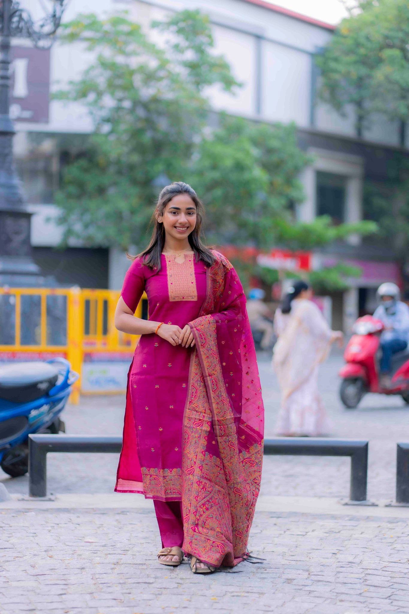 AA203 Dark Pink Kashmiri Jamdhani 3 Pc set