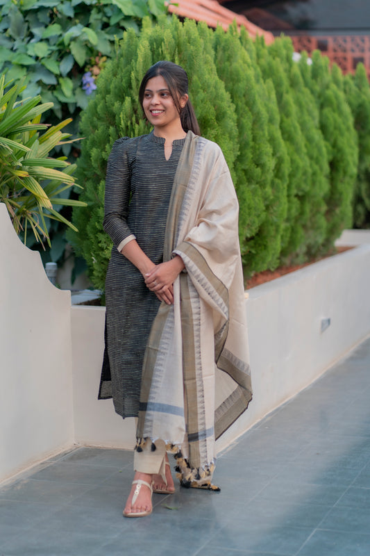 AA018 Black Khadi Silk 3 Pc Set