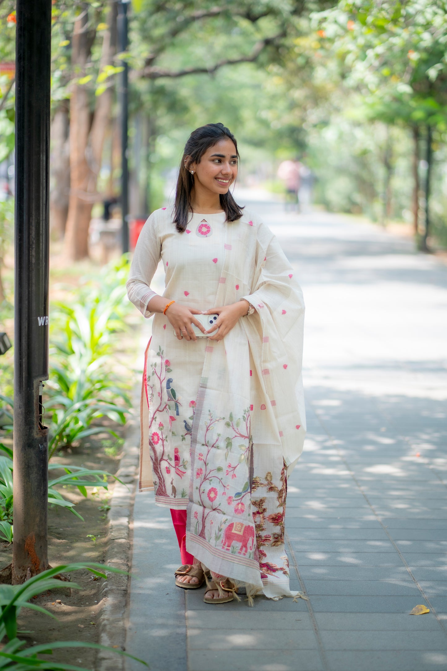 AA183 White Linen Jamdhani 3 Pc Set with beautiful Floral,Elephant,Peacock Prints