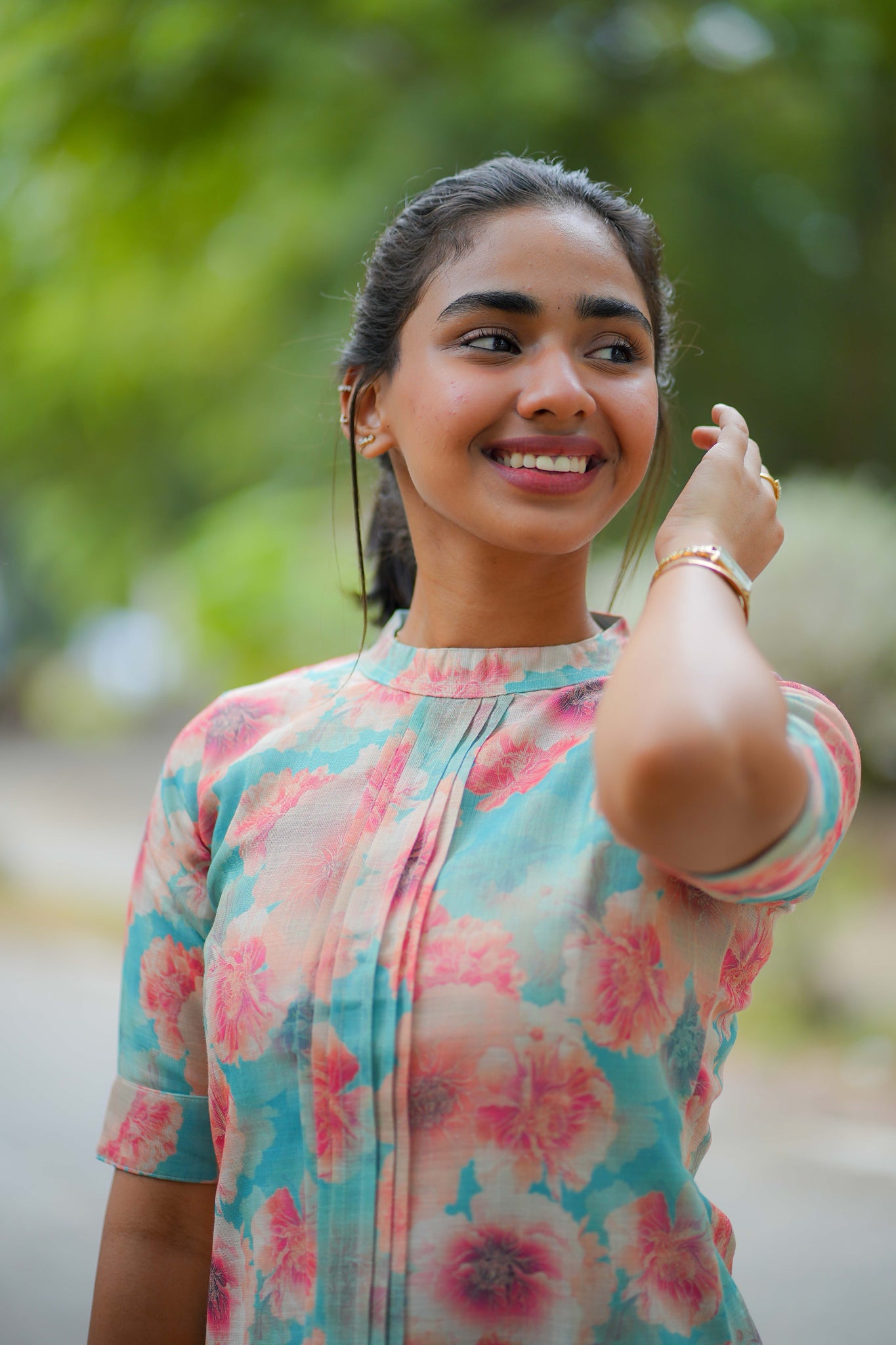 AA116 Blue Floral Linen Silk Kurti