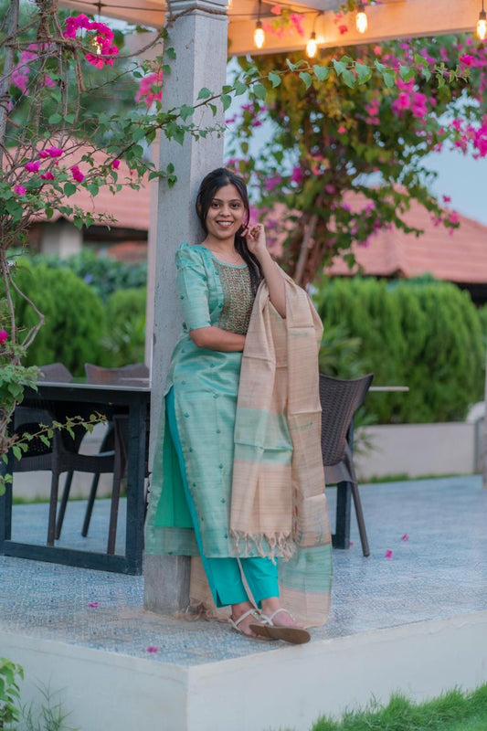 AA020 Blue Silk Banaras 3Pc Set